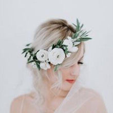 Load image into Gallery viewer, Mudgee florist Mudgee Monkey is a local based florist in the Mudgee Area. Pictured is a classic white and green flower crown