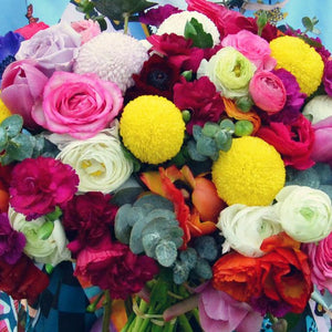 mudgee florist Mudgee Monkey is a local based florist in the Mudgee Area.  Free delivery and mothers day. mudgee flowers